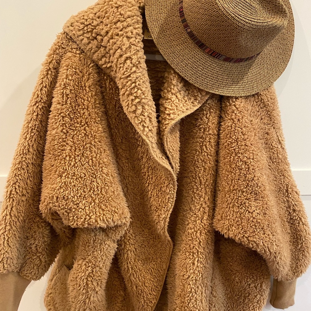 Plush Nordic Beach Wrap Jacket for Women